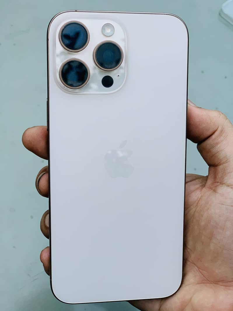Apple iPhone 16 Pro Max 0