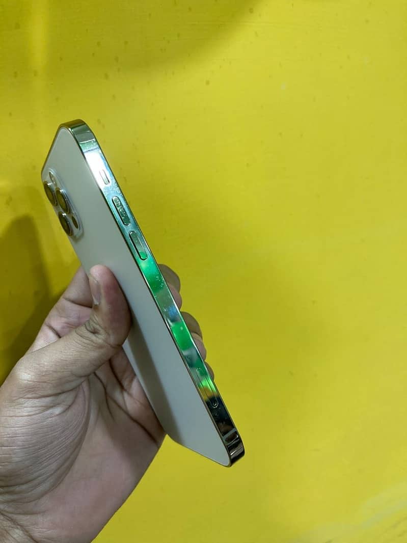 Apple iPhone 12 Pro 1