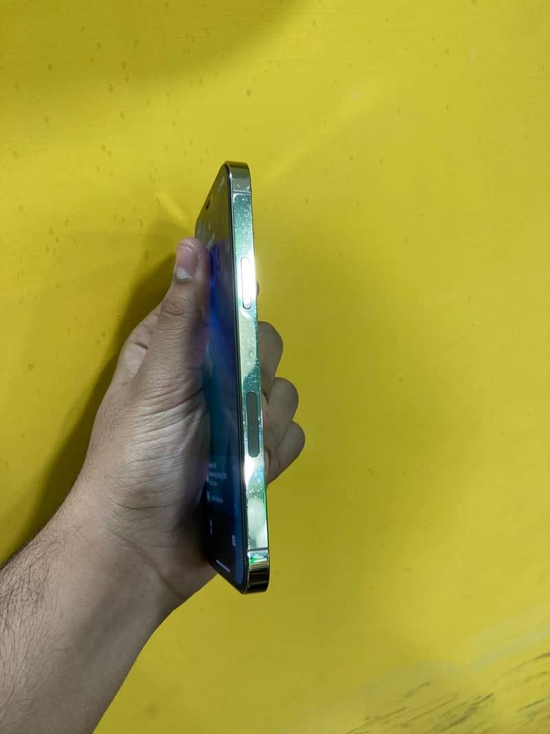 Apple iPhone 12 Pro 2