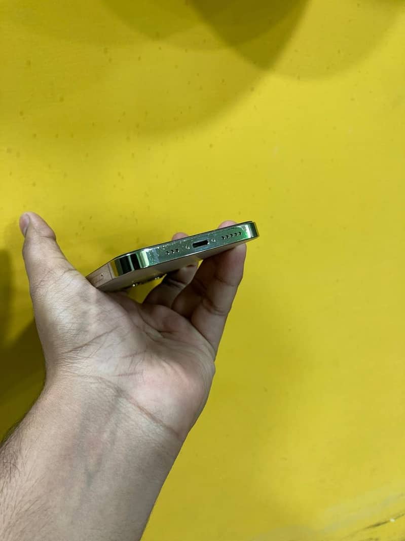 Apple iPhone 12 Pro 3