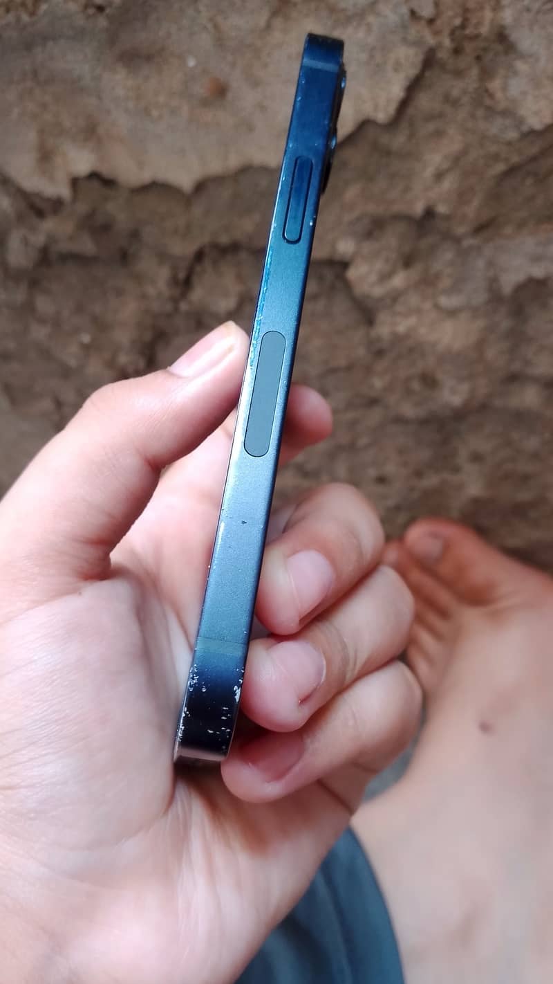 Apple iPhone 12 mini 4
