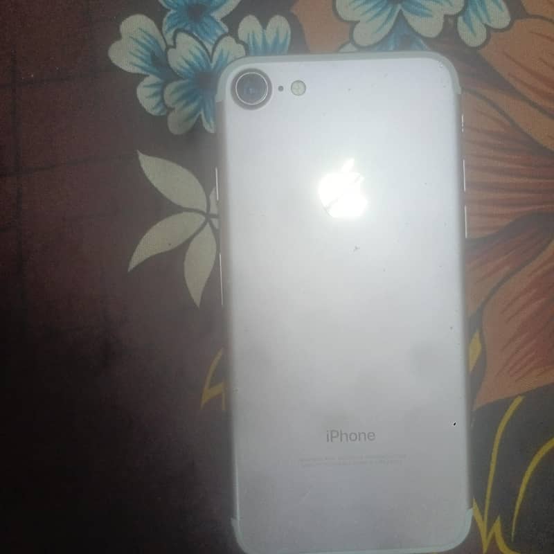 Apple iPhone 7 0