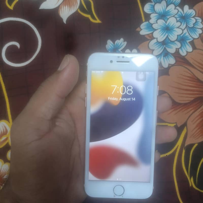Apple iPhone 7 1