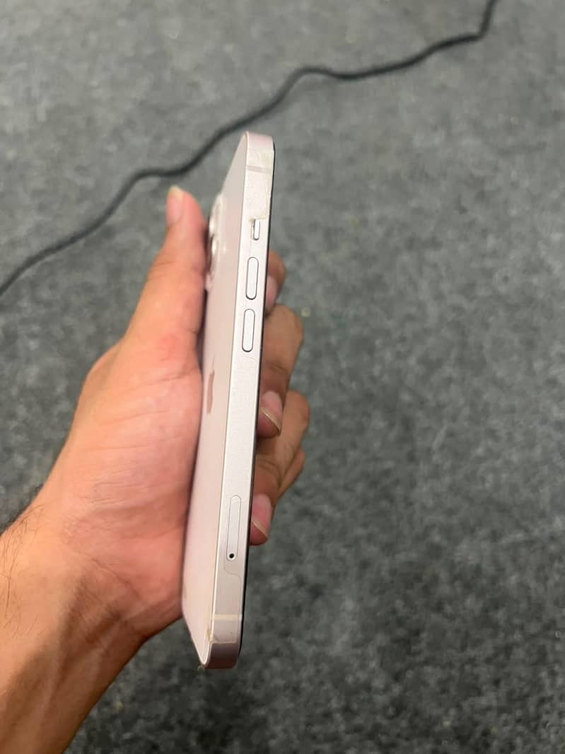 Apple iPhone 13 1
