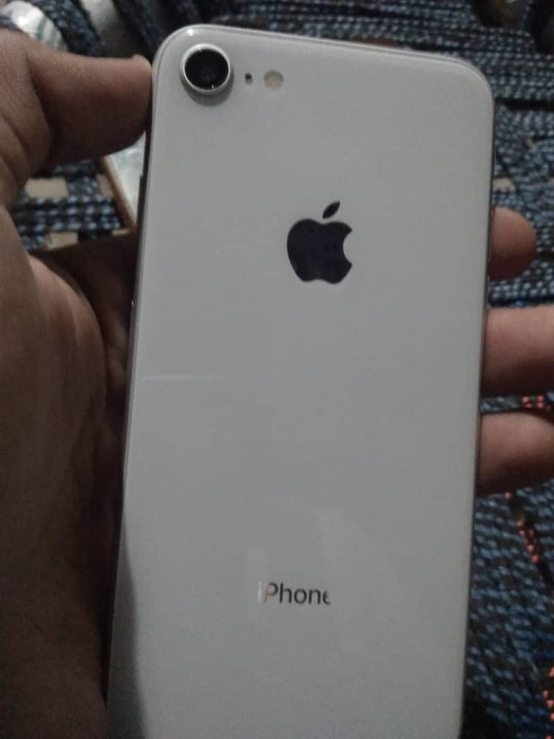 Apple iPhone 8 3