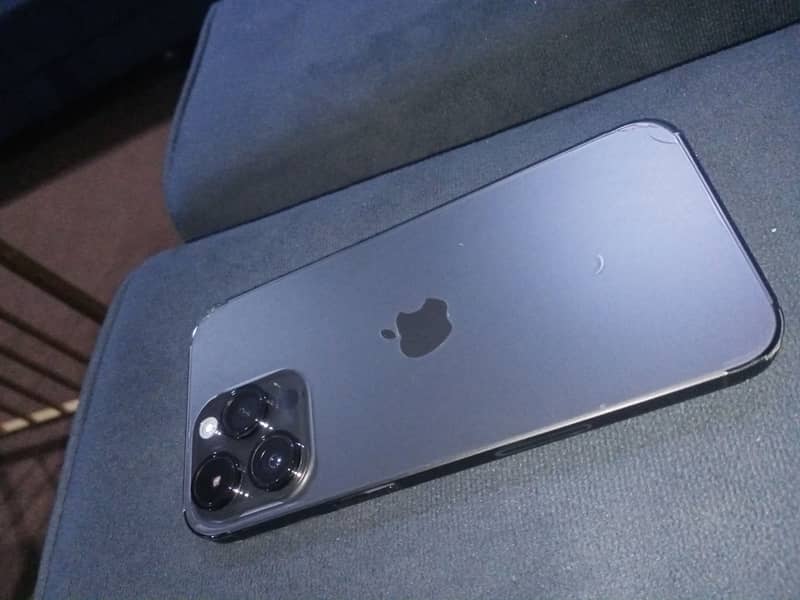 Apple iPhone 14 Pro Max 3