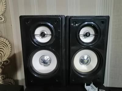 bookshelf speaker