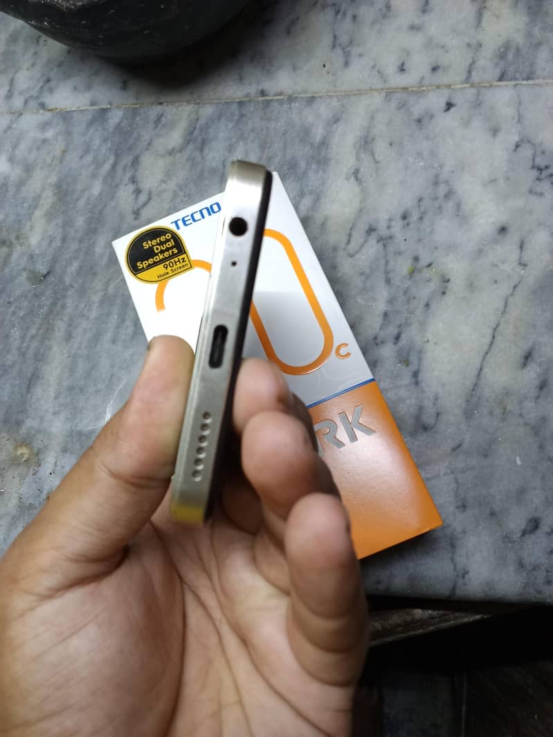 Tecno Spark 20C 4