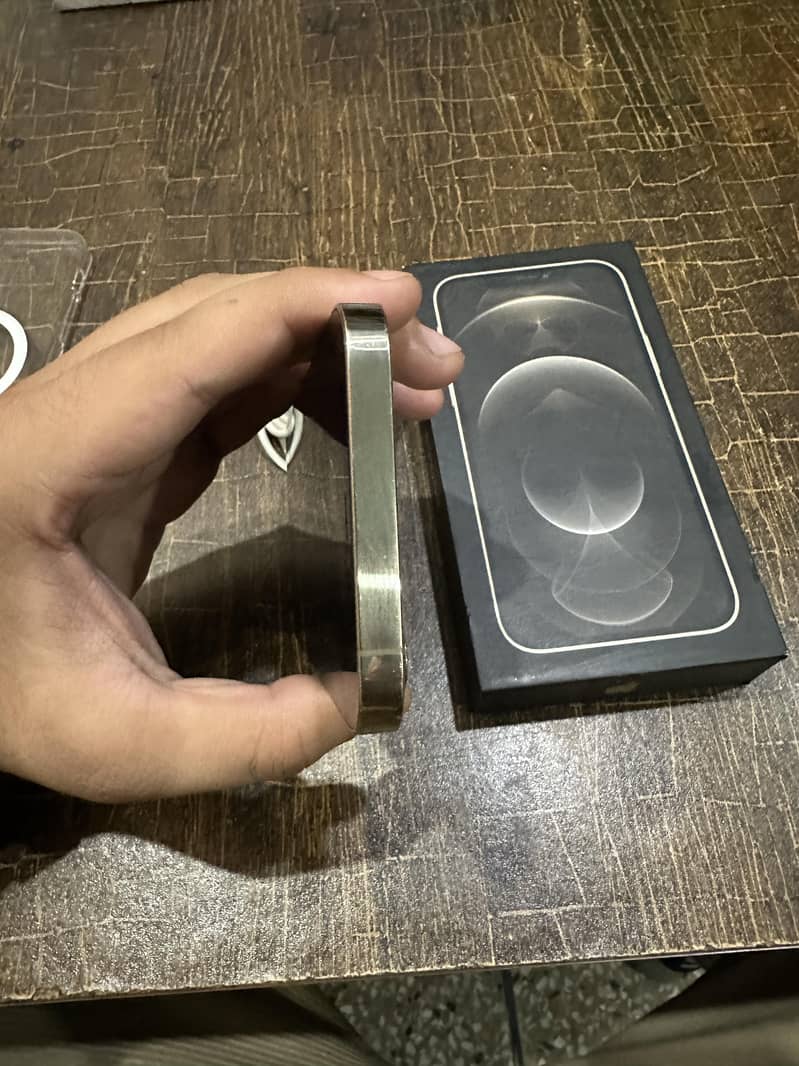 Apple iPhone 12 Pro 2