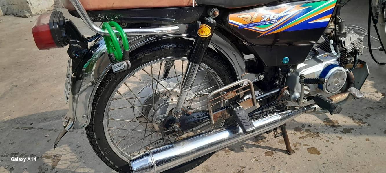 70 cc Revolt 4