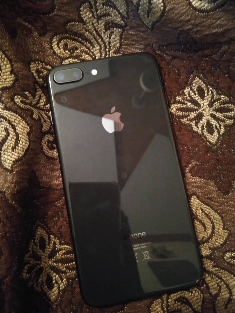 Apple iPhone 8 Plus 4