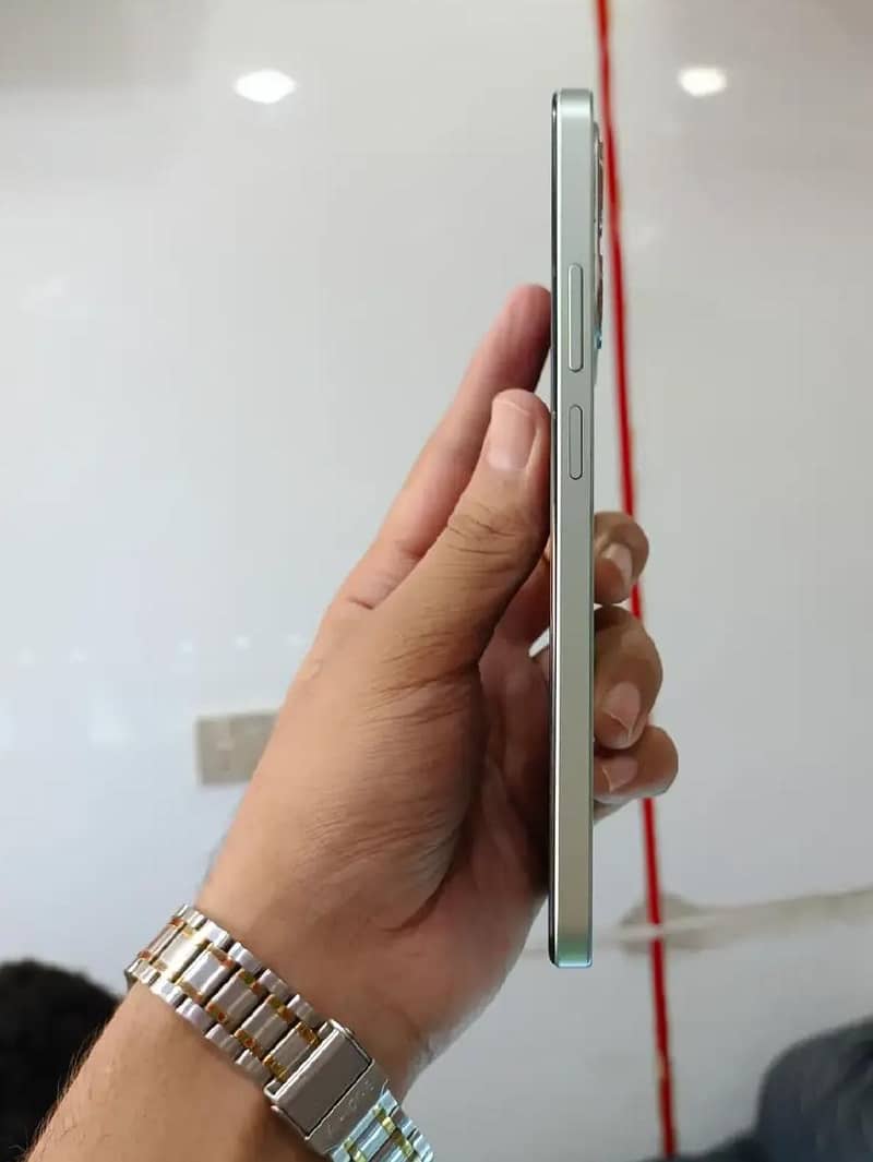 Realme C63 3