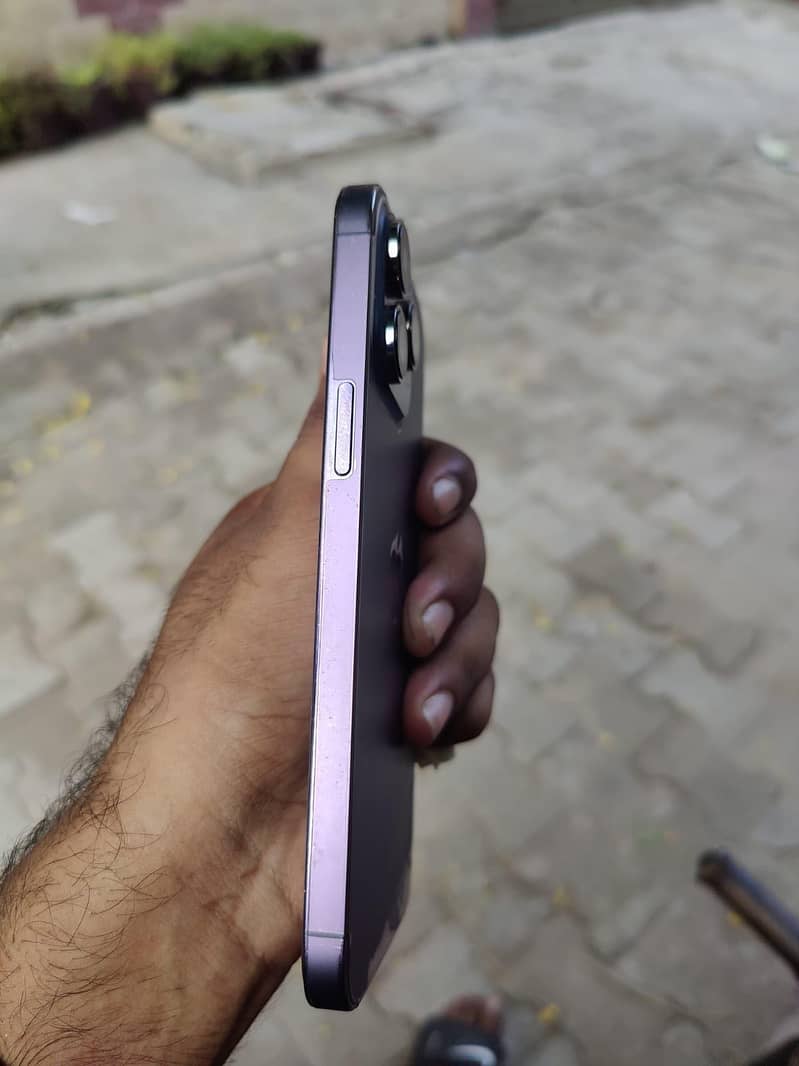 Apple iPhone 14 Pro Max 1