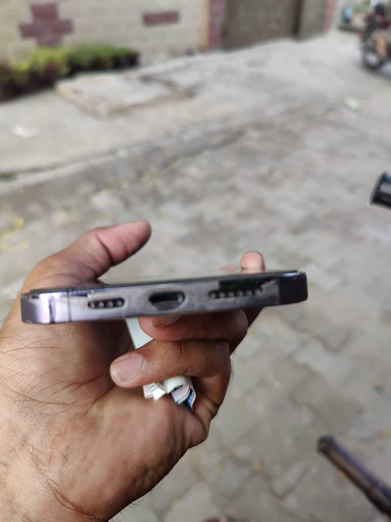 Apple iPhone 14 Pro Max 6
