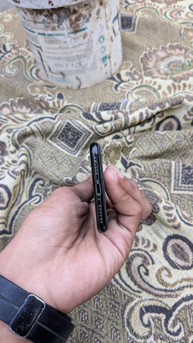 Apple iPhone 7 2