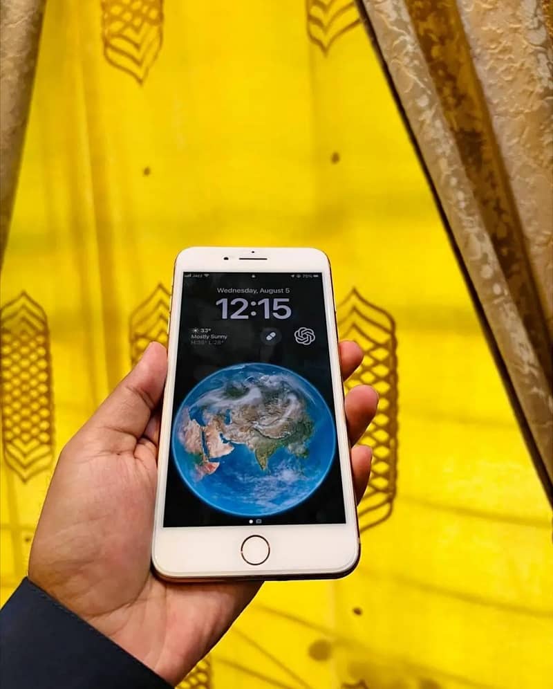 Apple iPhone 8 Plus 1