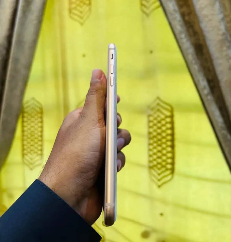 Apple iPhone 8 Plus 3