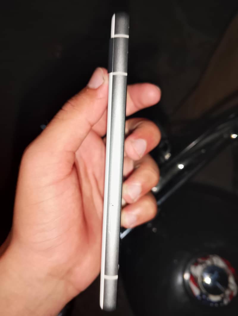 Google Pixel 7a 2