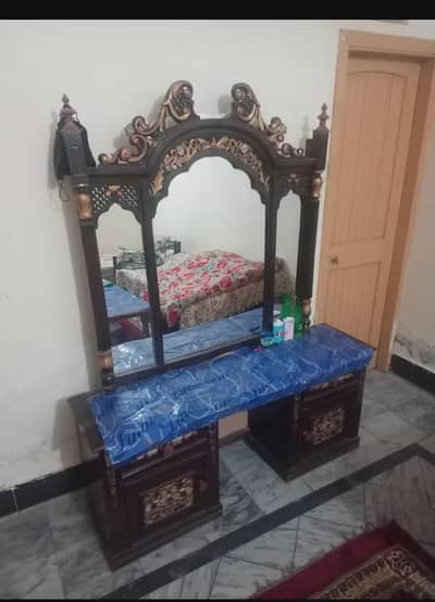 Dressing table for sale