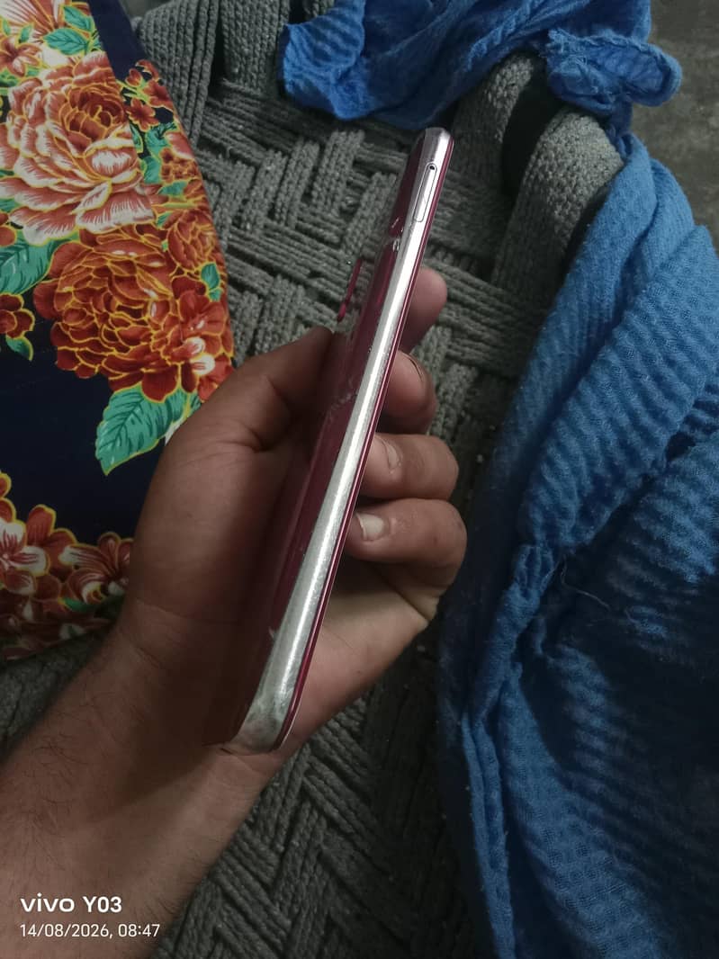 Sharp Aquos R2 1