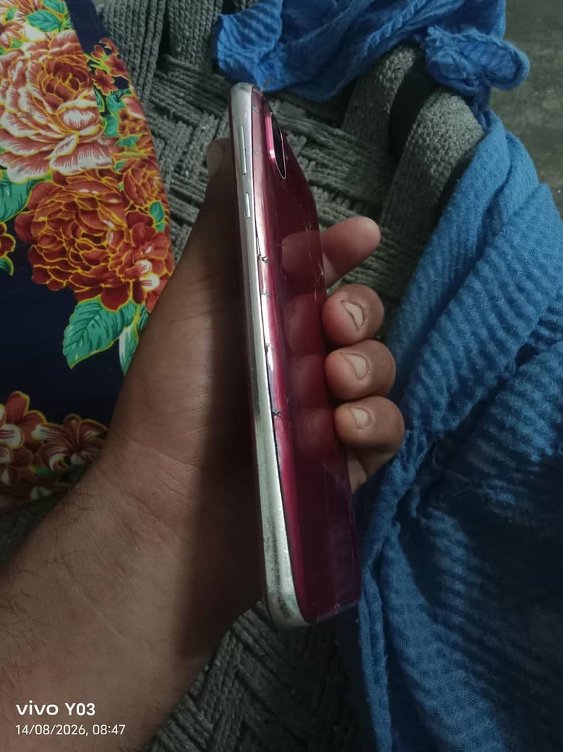 Sharp Aquos R2 2