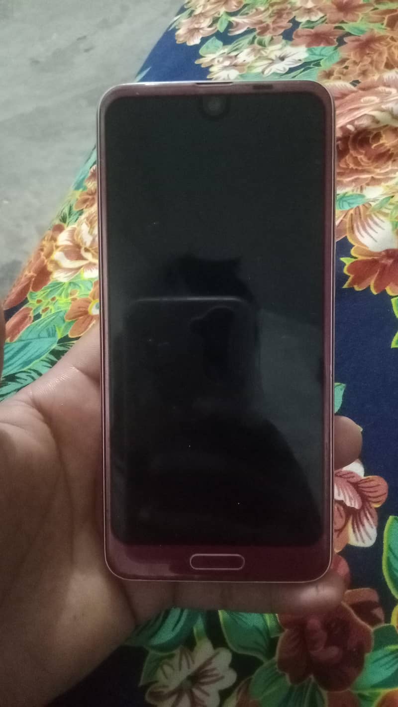 Sharp Aquos R2 7