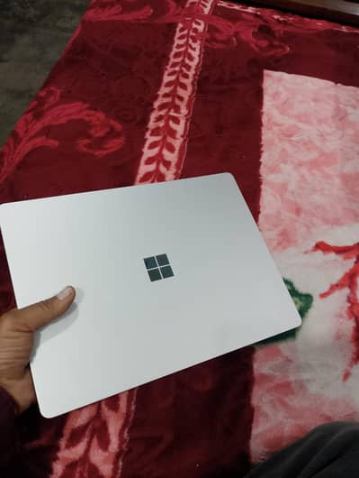 Microsoft Surface Laptop Go