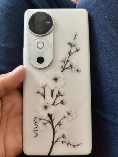 Vivo V40 12/256 3 month warranty