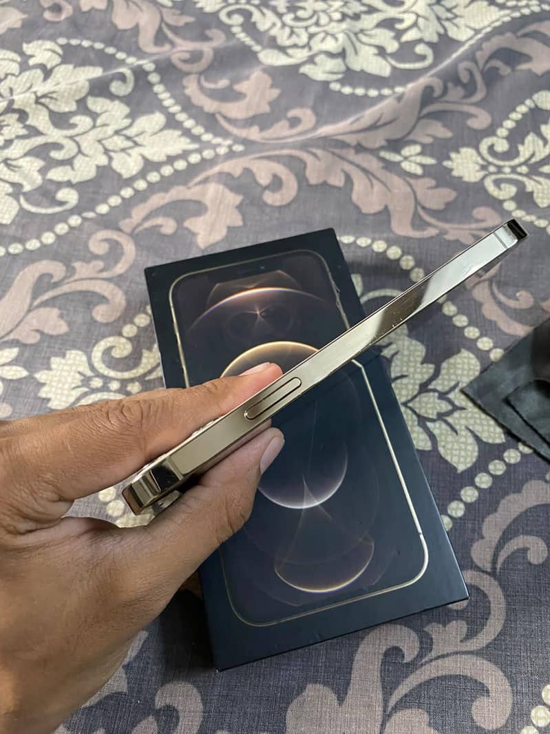 Apple iPhone 12 Pro 6
