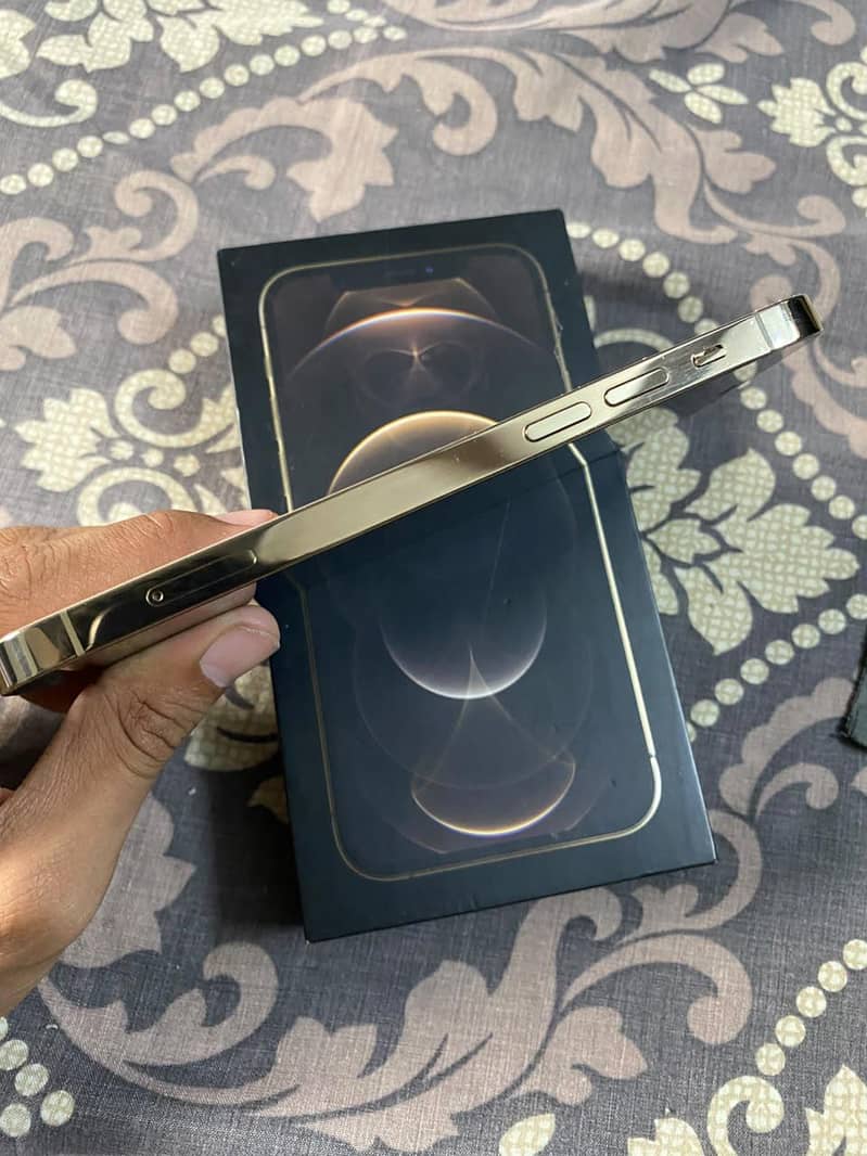 Apple iPhone 12 Pro 7
