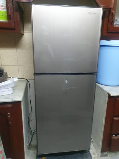 waves fridge  in brand new working condition
