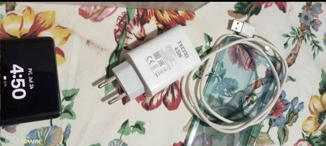 Tecno CAMON 40 Pro 1