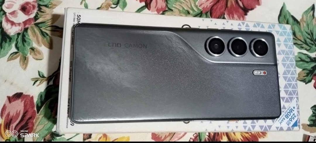 Tecno CAMON 40 Pro 2