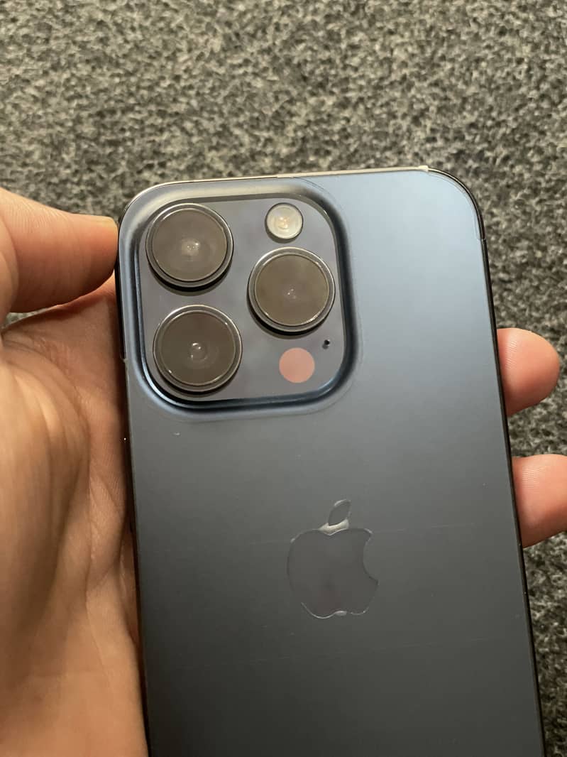 Apple iPhone 15 Pro 8