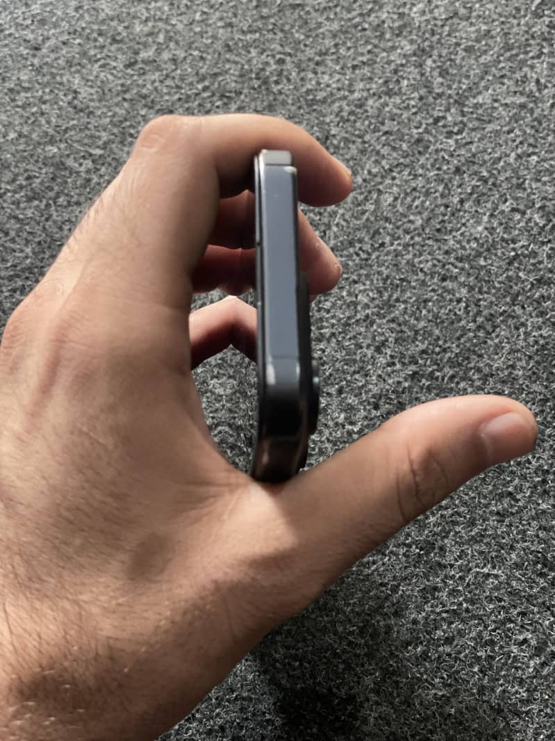 Apple iPhone 15 Pro 9