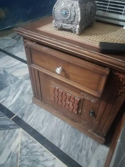 Ki ng size bed with mattress and two side tables