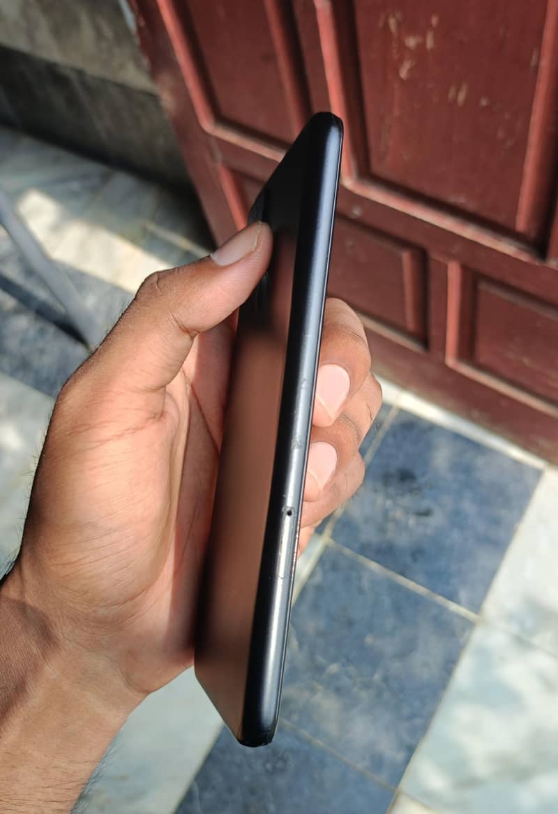 Google Pixel 4a 5
