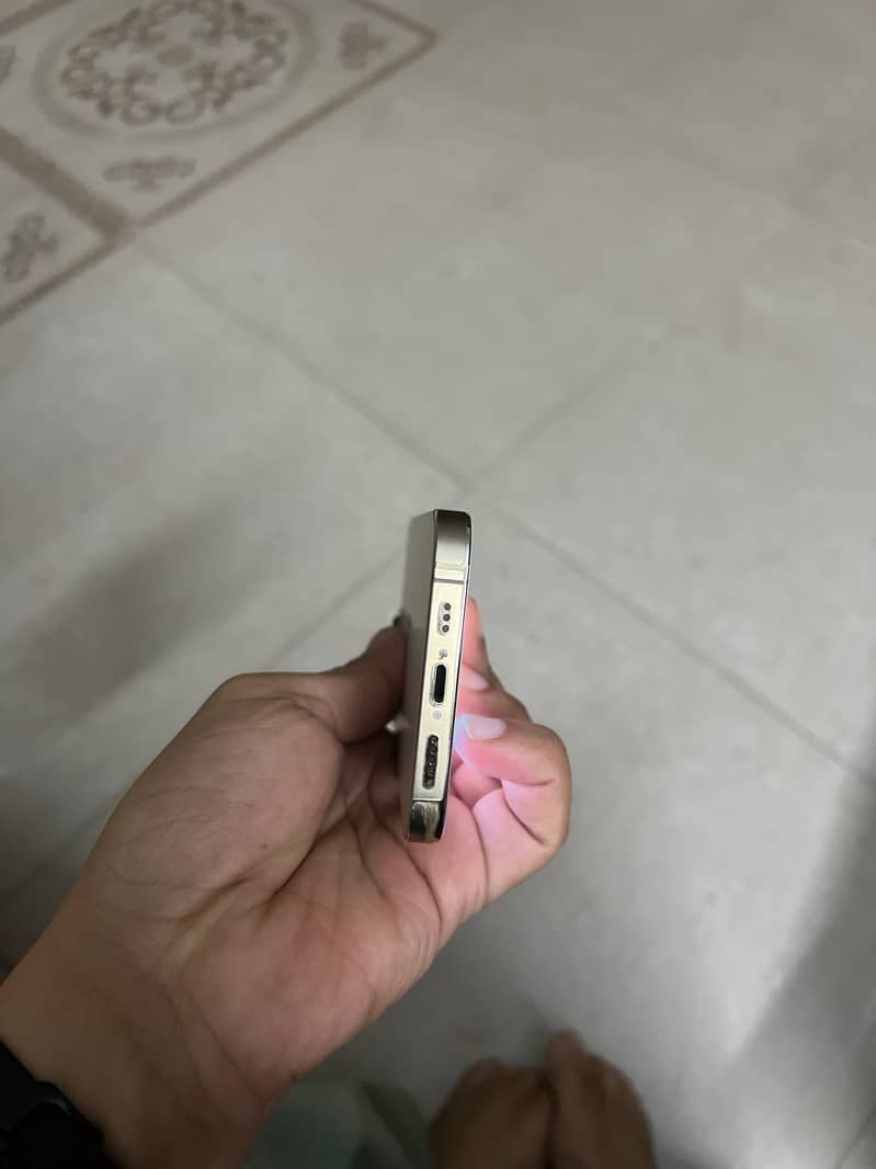 Apple iPhone 13 3