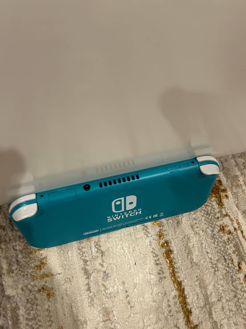 Nintendo switch lite 4