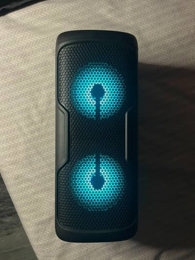 KBROAD brand new speakers with 1 mic box packed
