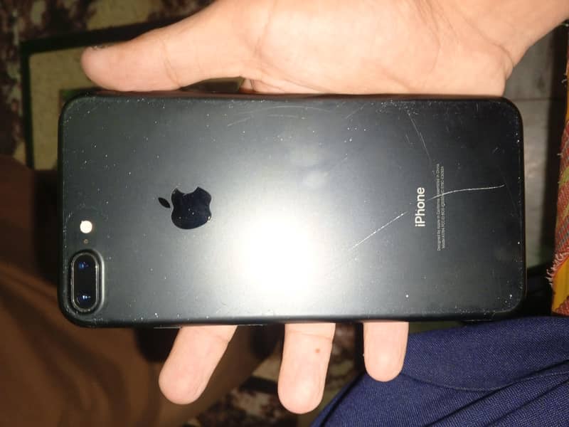 Apple iPhone 7 Plus 6