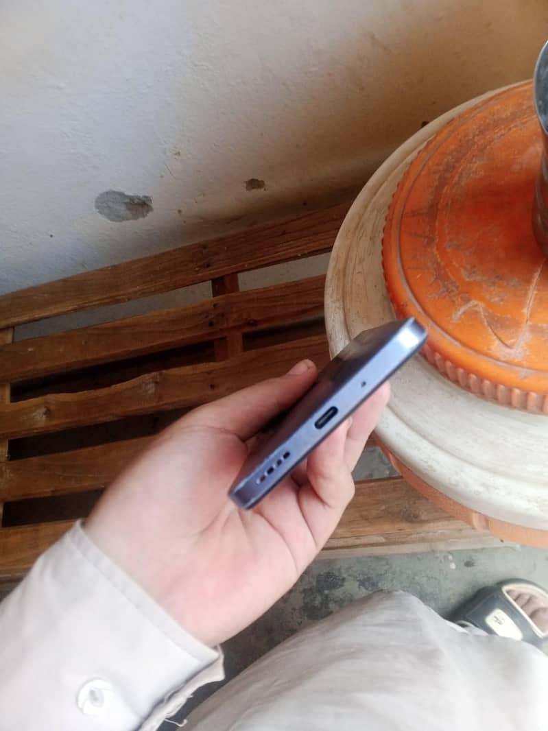 Realme C75x 4