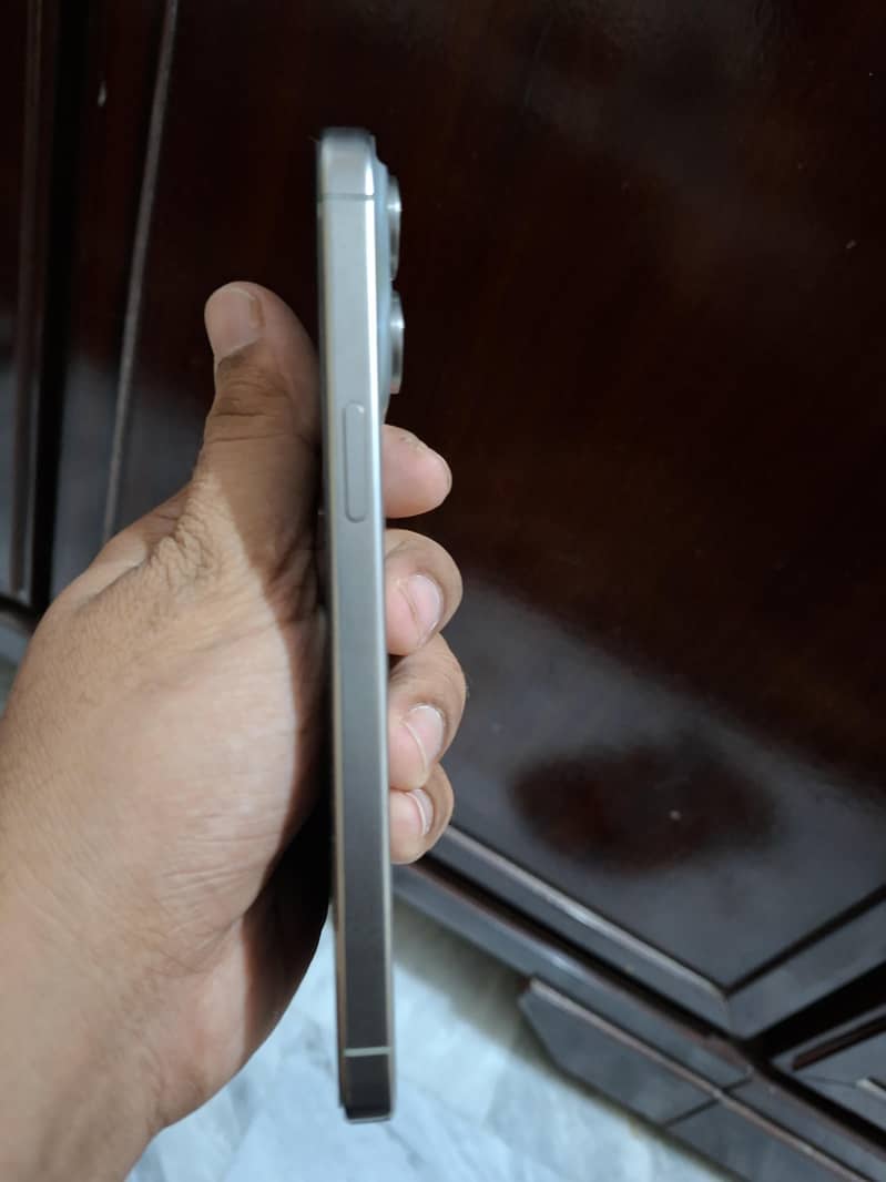 Apple iPhone 15 Pro Max 1