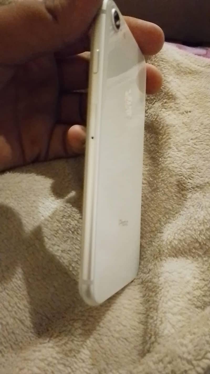 Apple iPhone 8 0