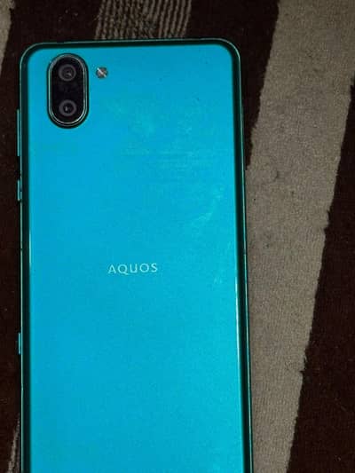 Sharp Aquos R3