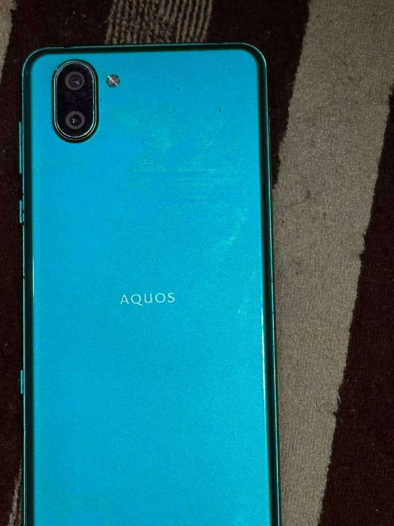 Sharp Aquos R3 0