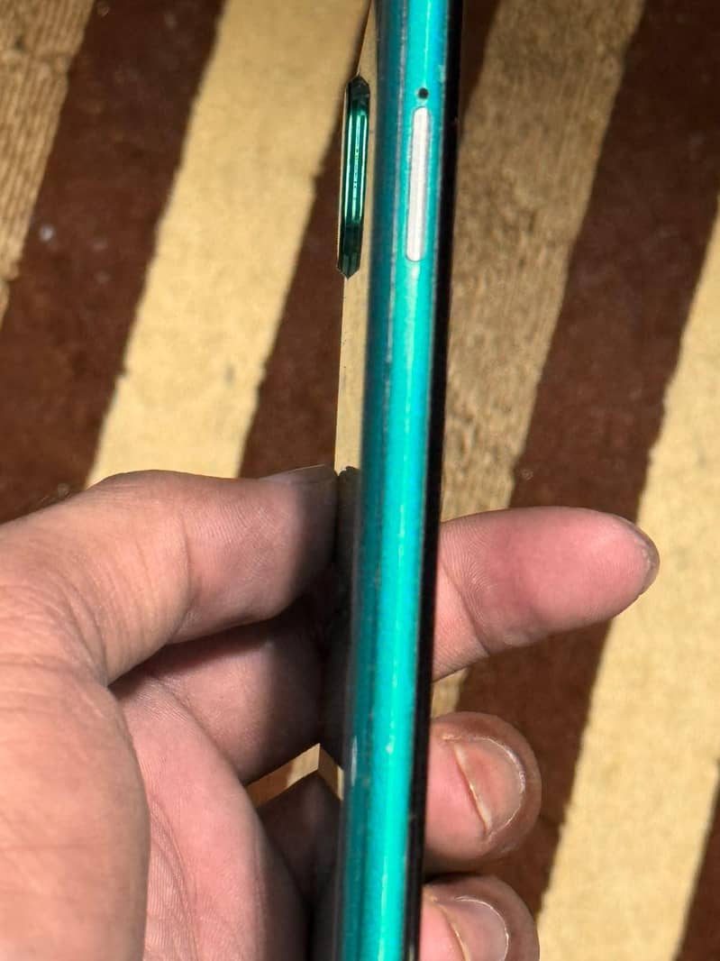 Sharp Aquos R3 2