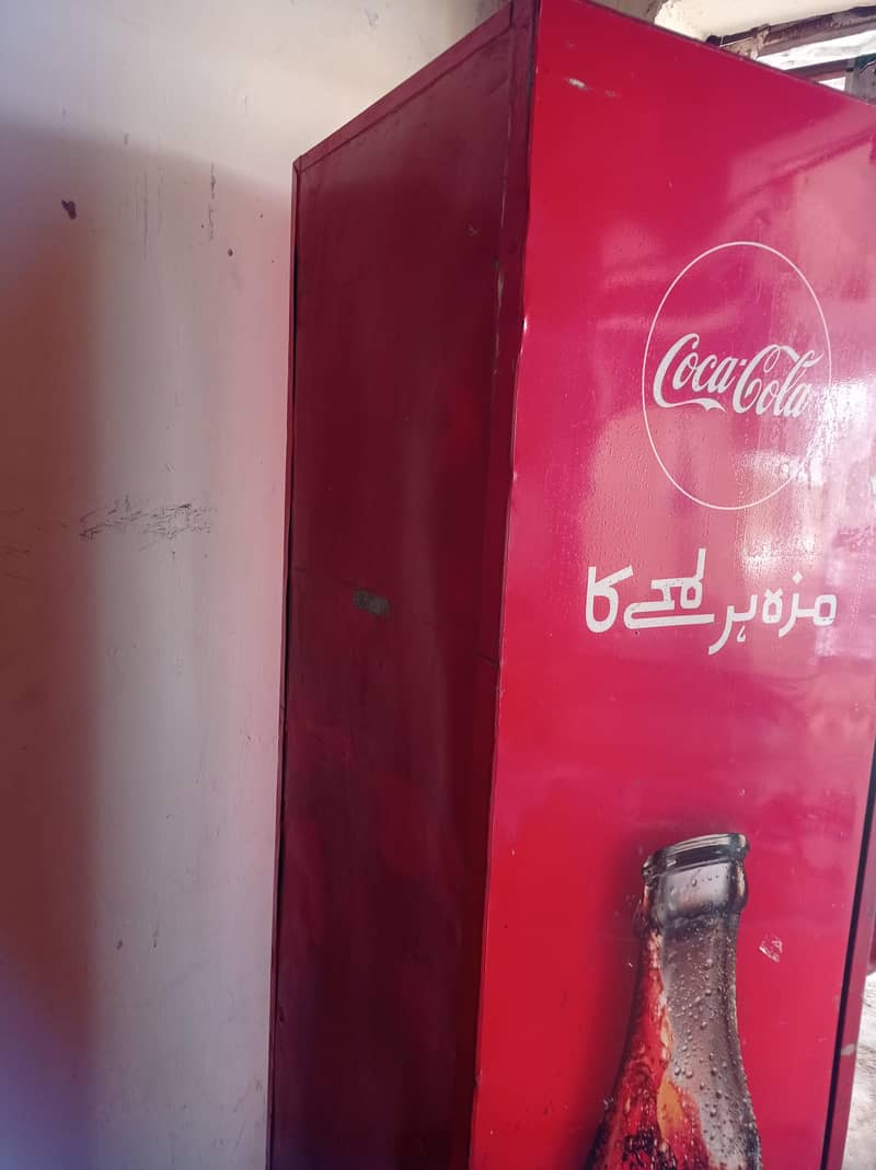 coca cola fridge 1
