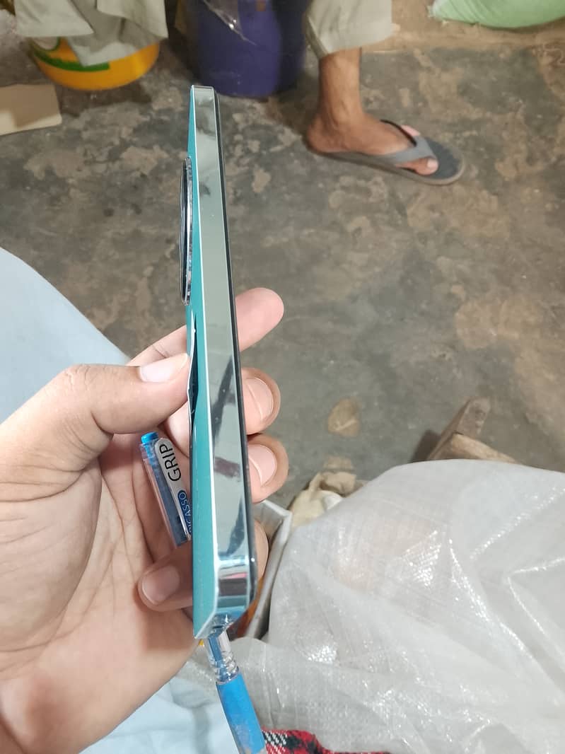 Realme 12 Plus 4