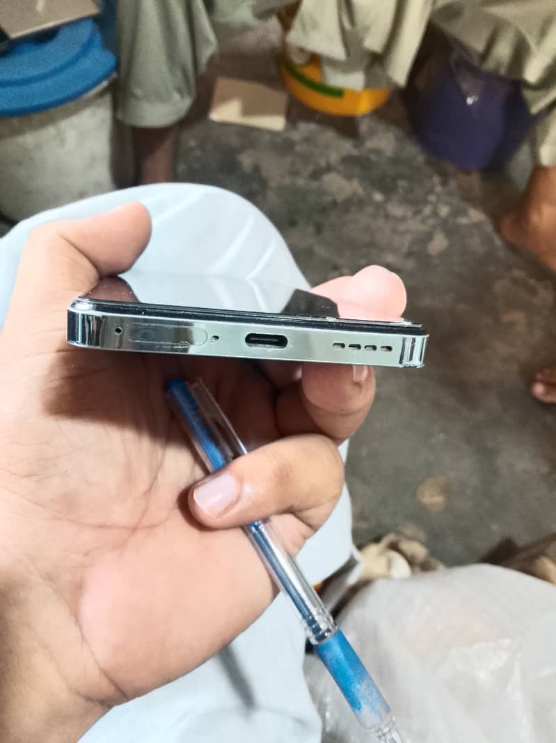 Realme 12 Plus 6
